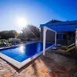My Dalmatia - Korlat With Private Pool Benkovac
